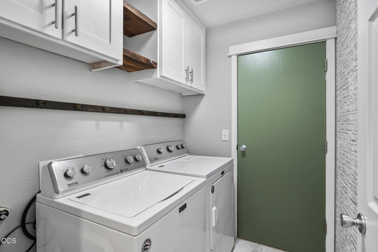 Photo of 3029 SW Peridot Avenue 19 of 29