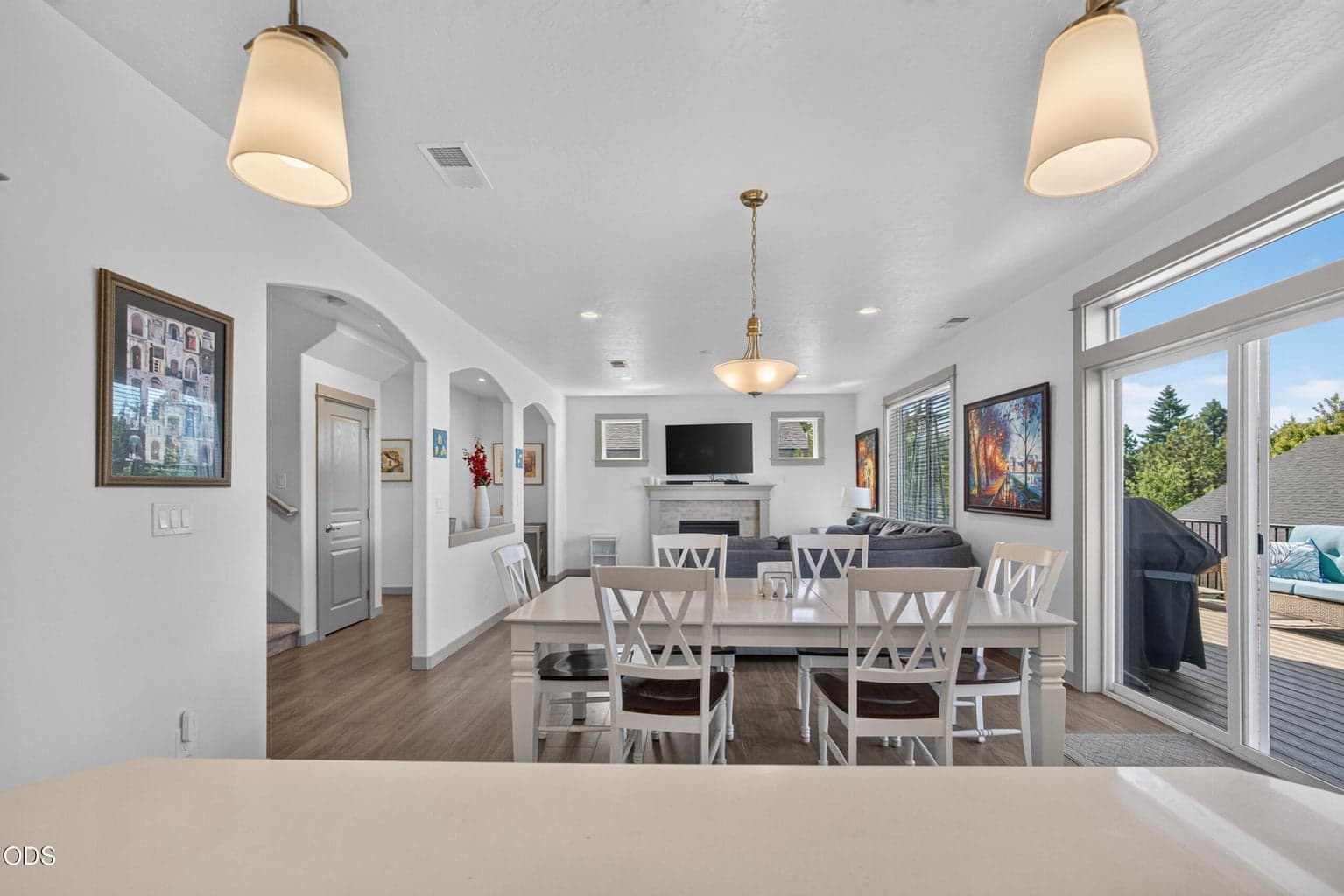 Photo of 1806 NE Coby Way 18 of 66