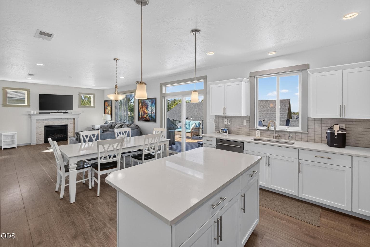 Photo of 1806 NE Coby Way 23 of 66