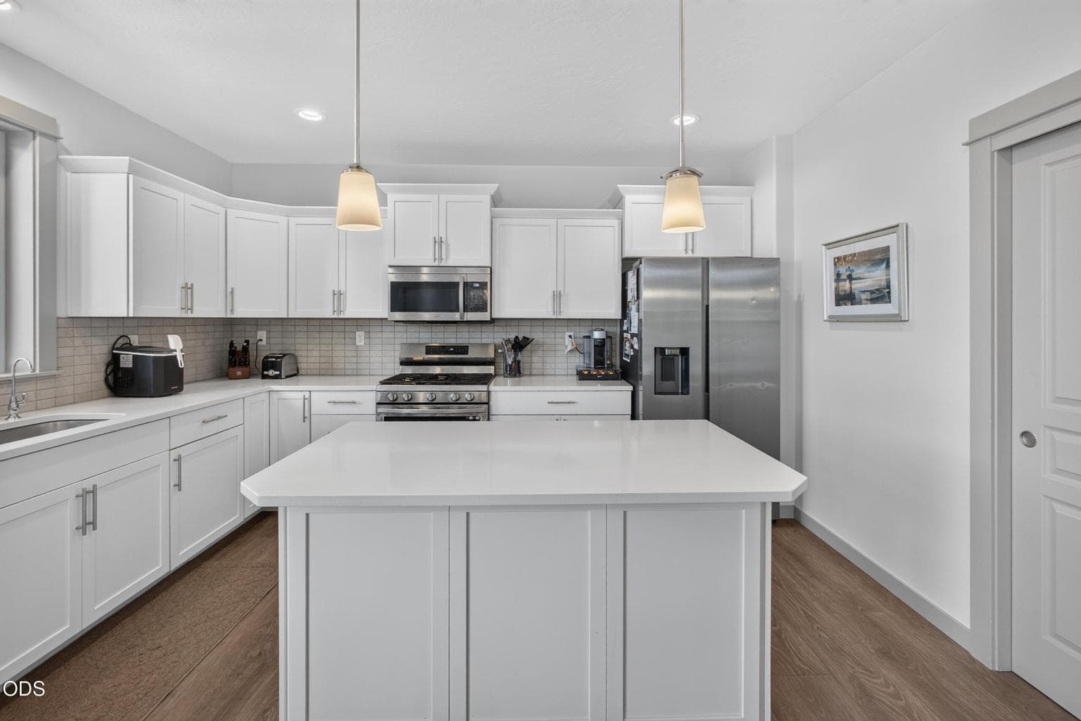 Photo of 1806 NE Coby Way 20 of 66
