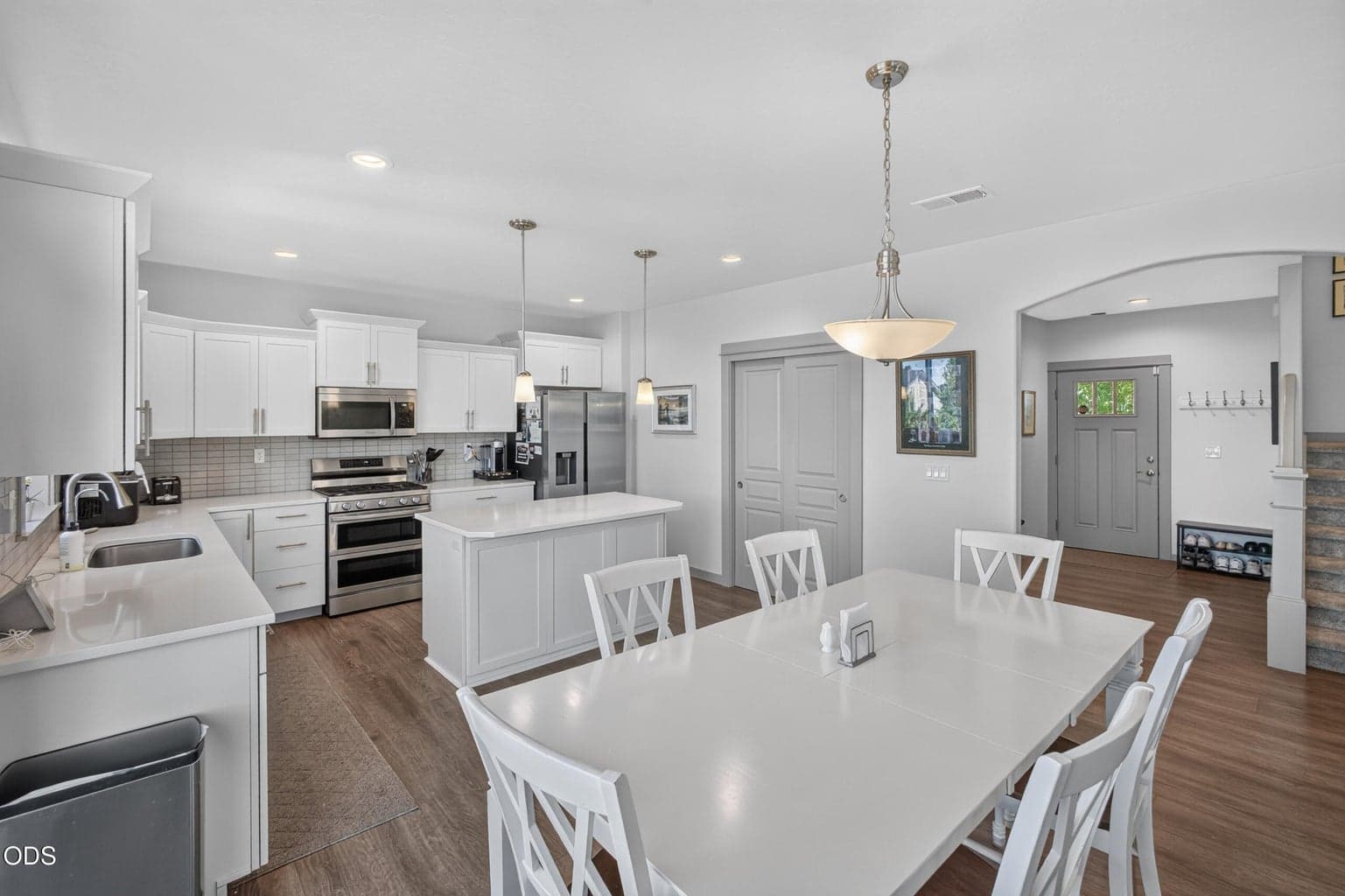 Photo of 1806 NE Coby Way 16 of 66