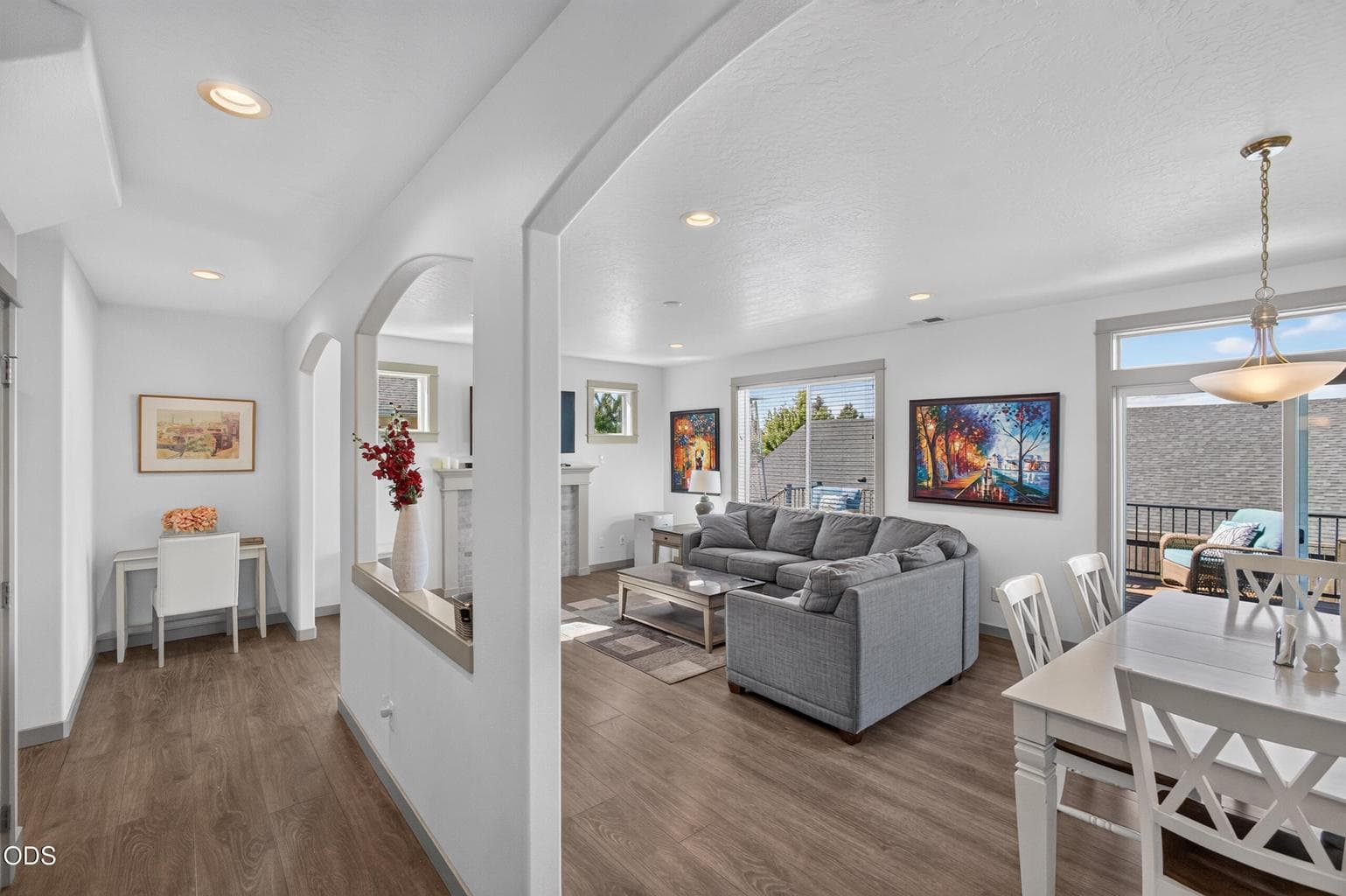 Photo of 1806 NE Coby Way 11 of 66