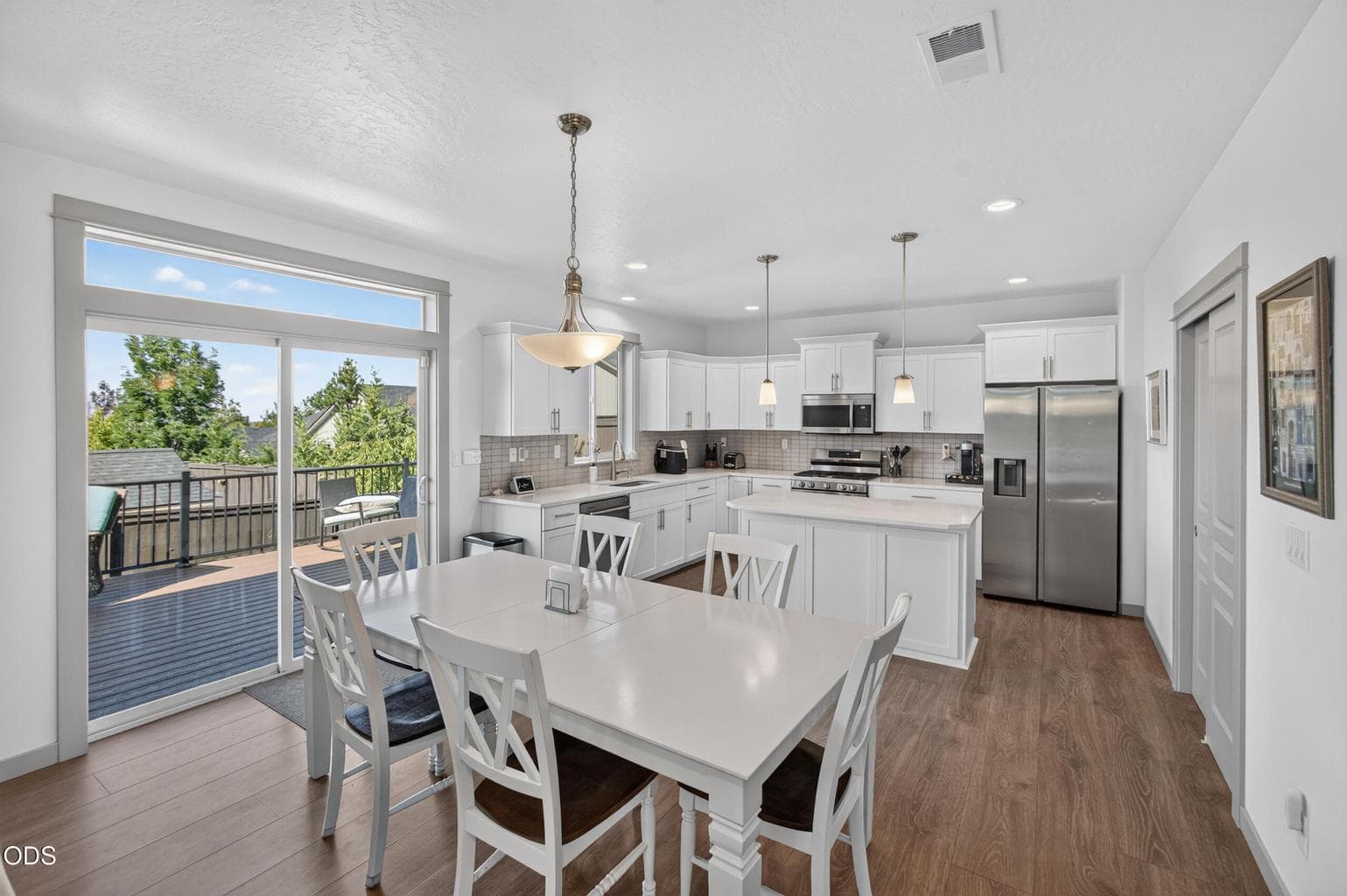 Photo of 1806 NE Coby Way 15 of 66