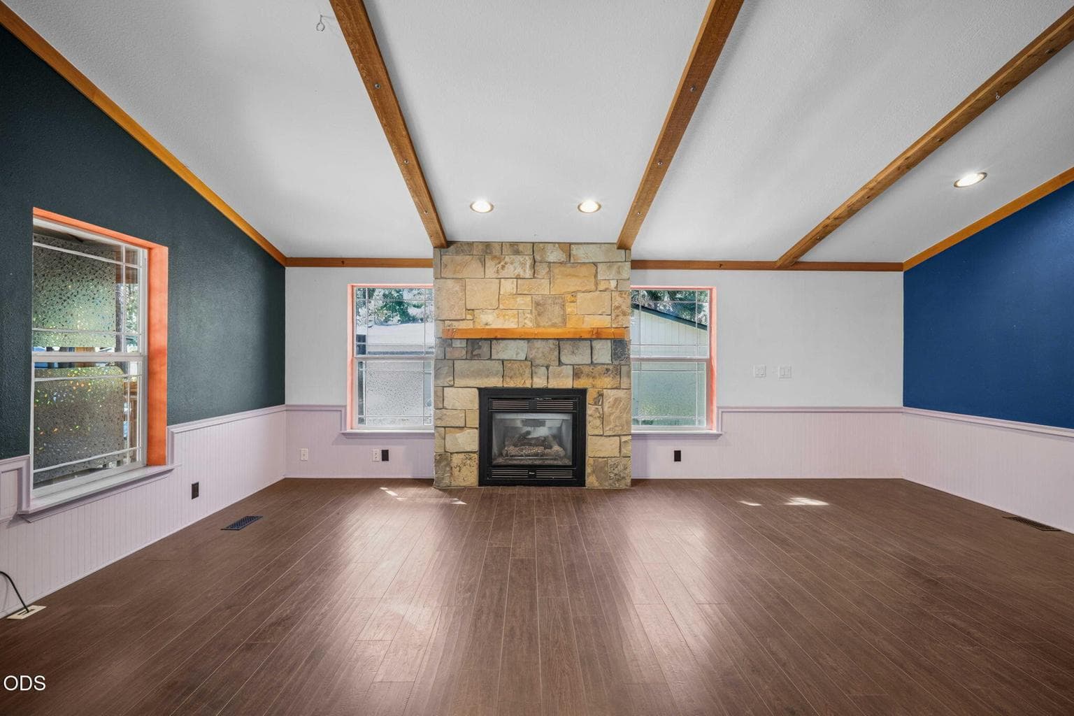 Gas fireplace