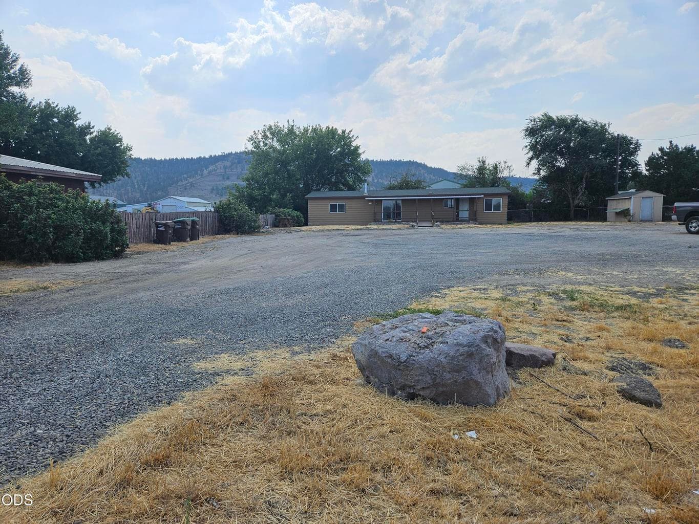 Photo of 1223 Madras Highway 3 of 48