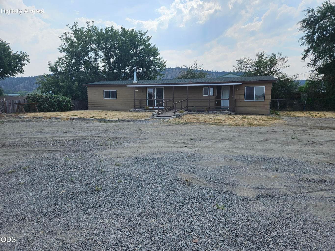 Photo of 1223 Madras Highway 2 of 48