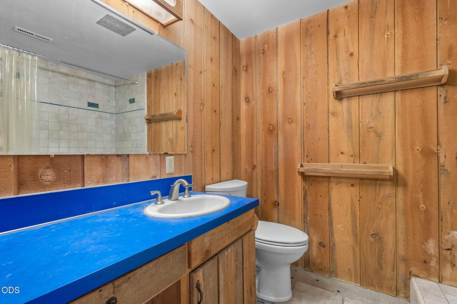 Photo of 1351 NW Vicksburg Avenue 32 of 44