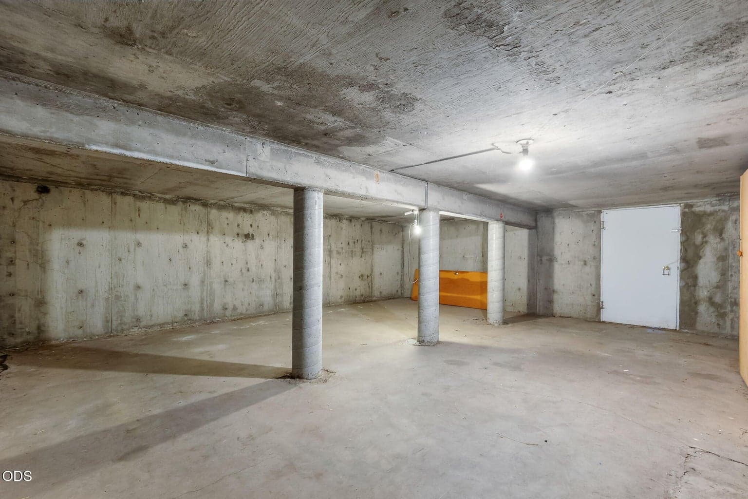 Photo of 1351 NW Vicksburg Avenue 35 of 44