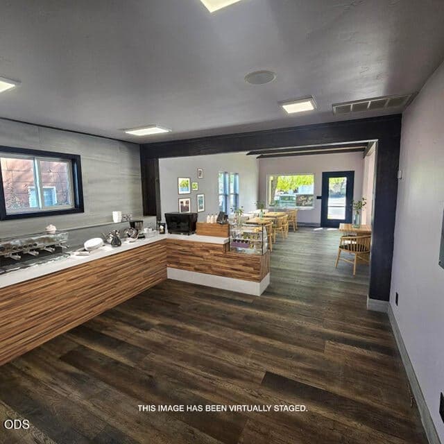 Photo of 725 SW 8th Street 7 of 25