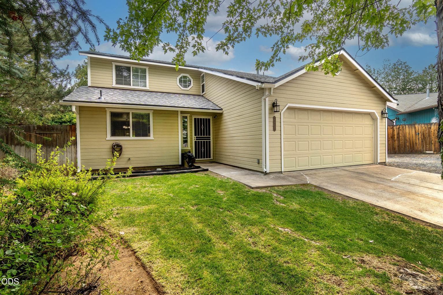 Welcome Home to spotless comfort. You will love this location close to shopping, restaurants, school, medical, and easy access in any direction.