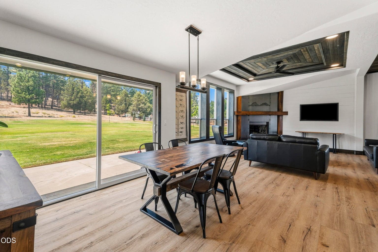 Photo of 69435 Hinkle Butte Drive 27 of 89