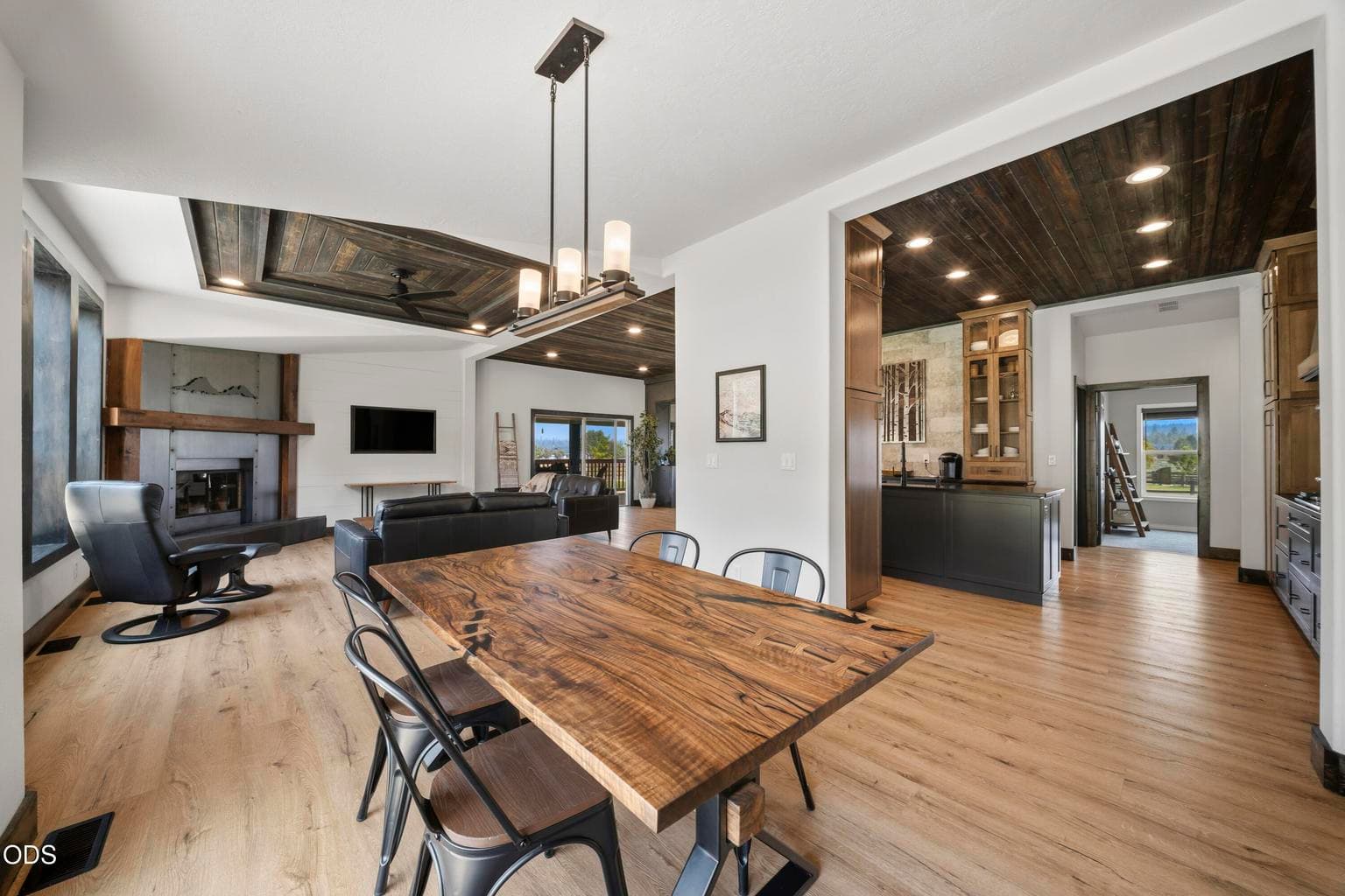 Photo of 69435 Hinkle Butte Drive 29 of 89