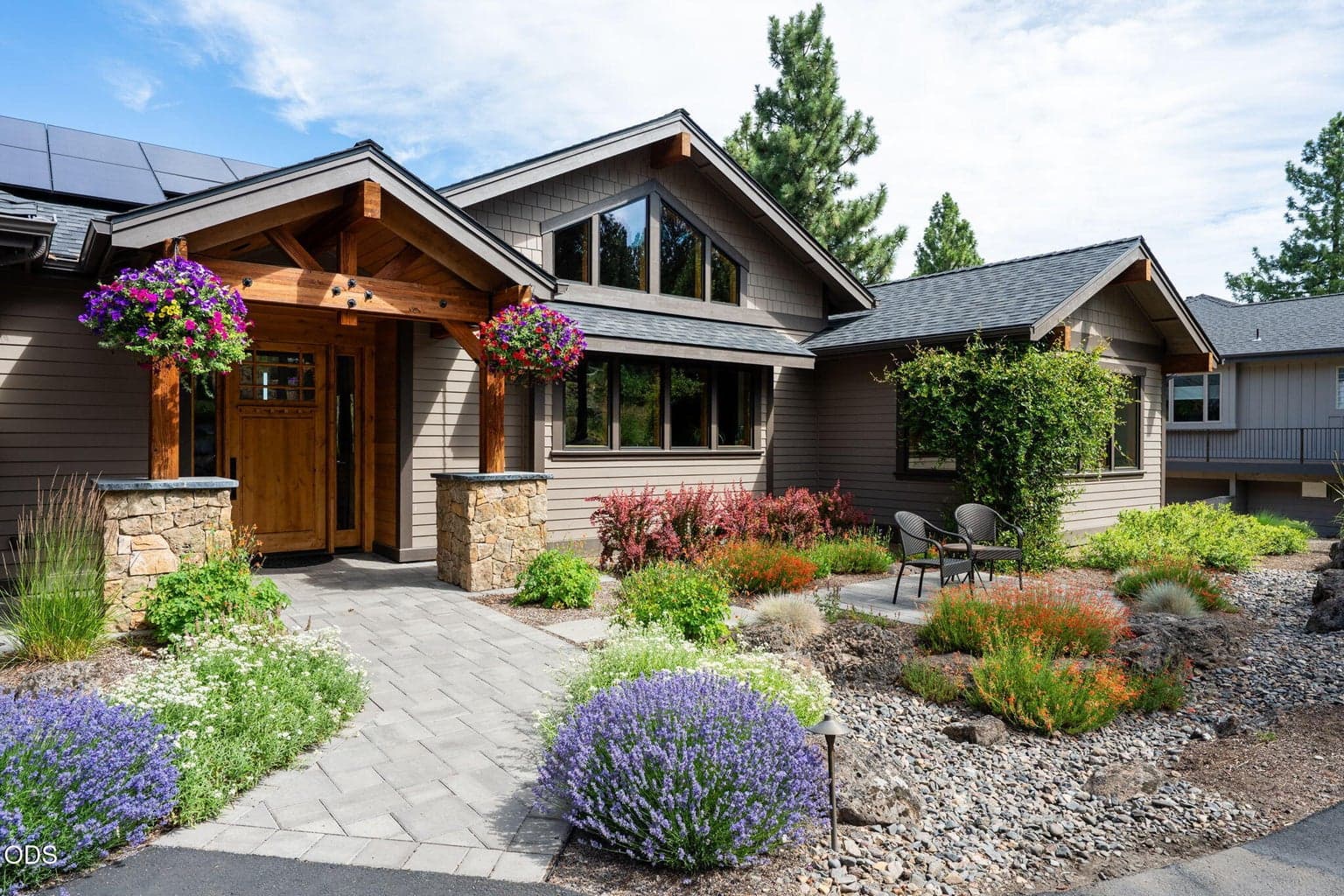 Photo of 1624 Overlook Drive 2 of 54