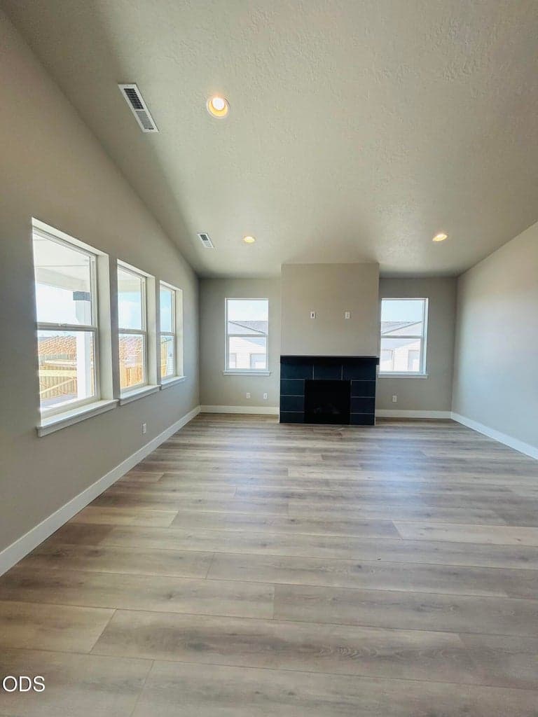 Photo of 3844 Antelope Way 6 of 17