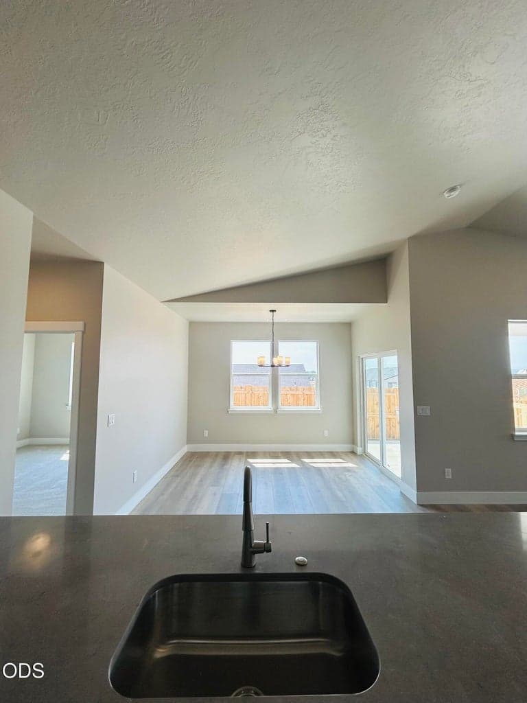 Photo of 3844 SW Antelope Way 7 of 17