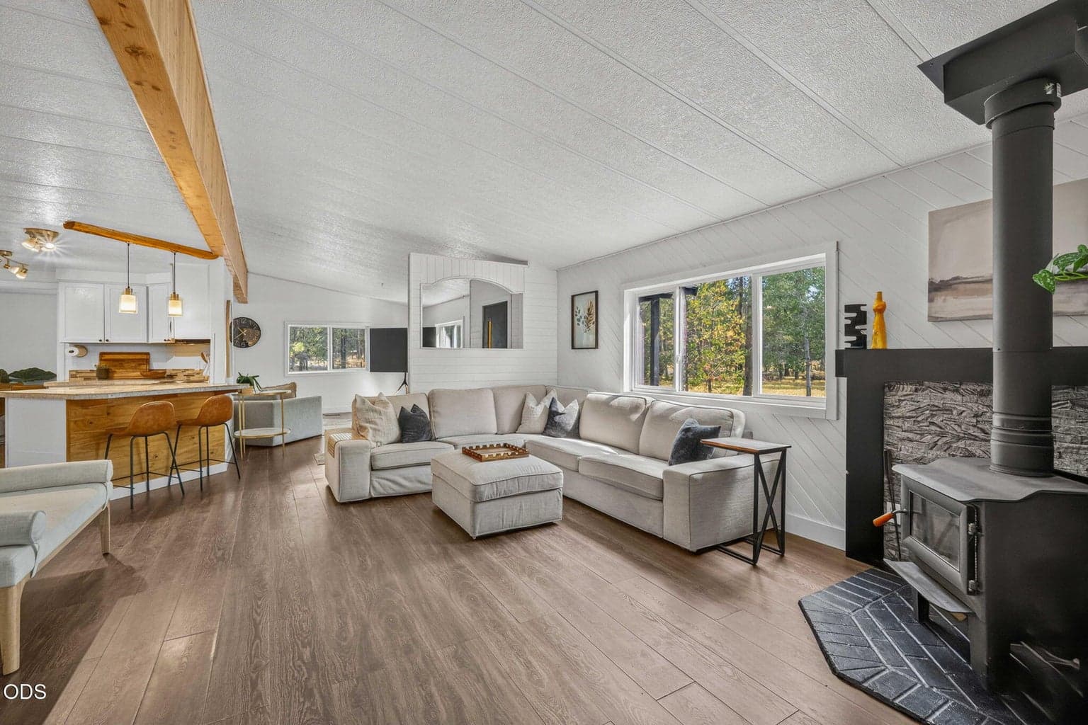 Photo of 54761 Pinewood Avenue 6 of 38