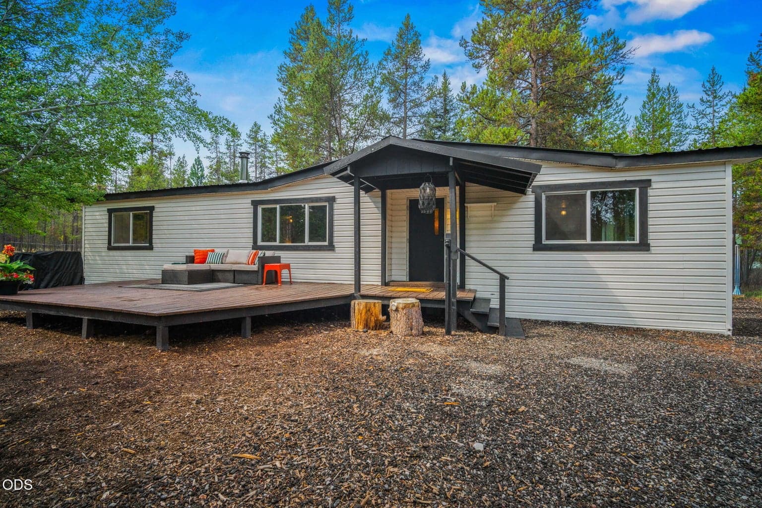 Photo of 54761 Pinewood Avenue 3 of 38