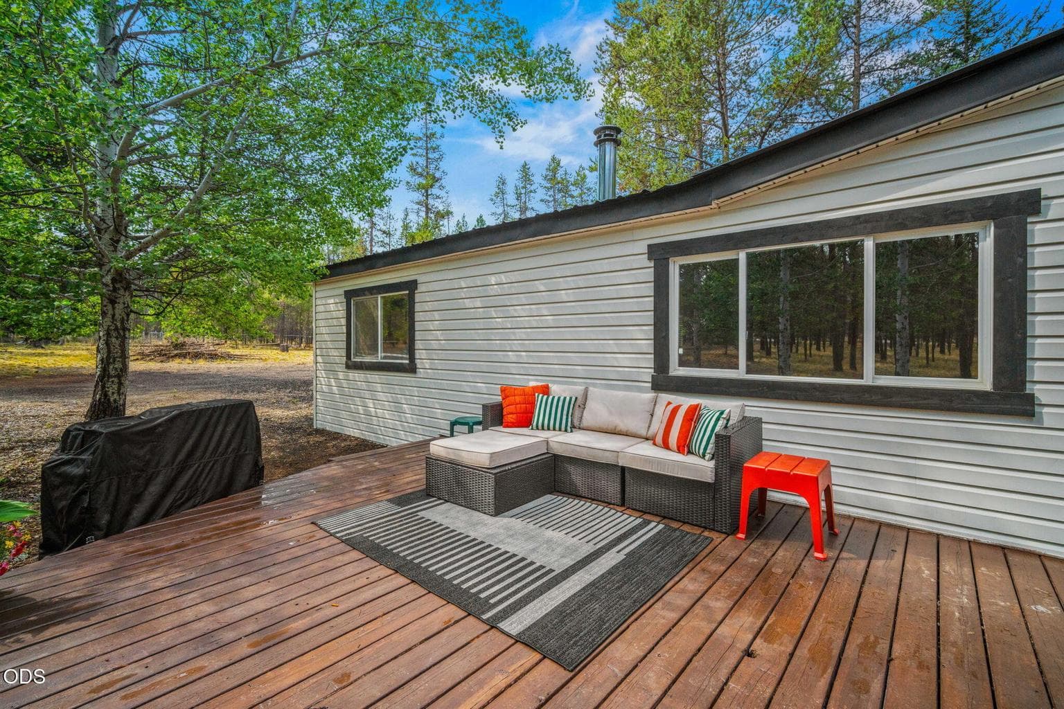 Photo of 54761 Pinewood Avenue 1 of 38