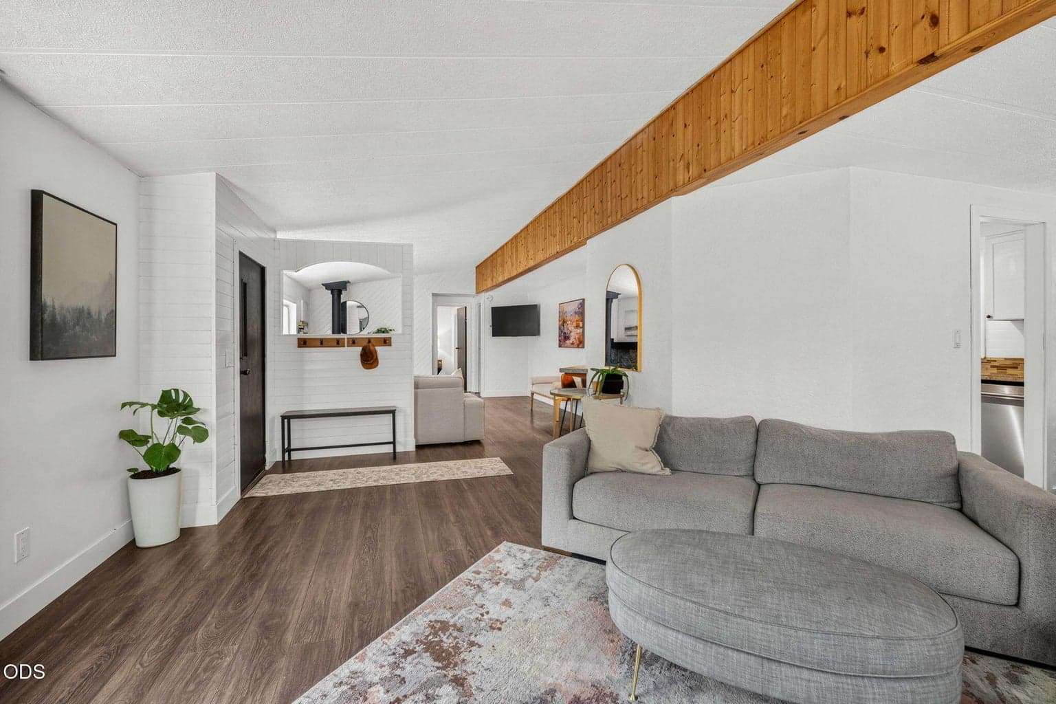 Photo of 54761 Pinewood Avenue 8 of 38