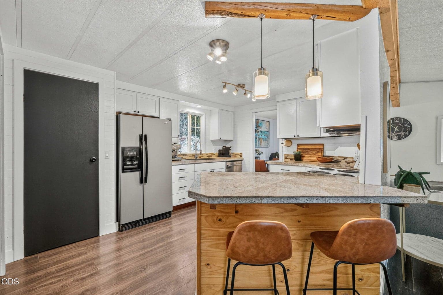 Photo of 54761 Pinewood Avenue 9 of 38