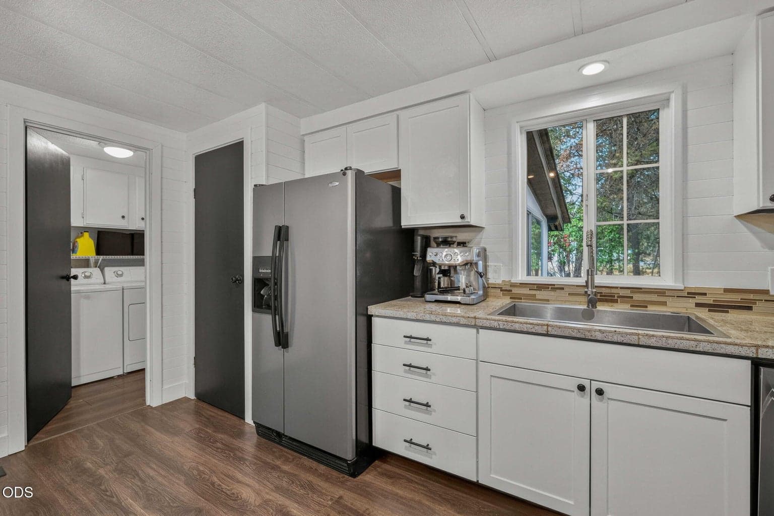 Photo of 54761 Pinewood Avenue 11 of 38