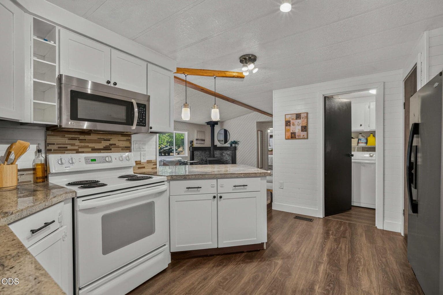Photo of 54761 Pinewood Avenue 12 of 38