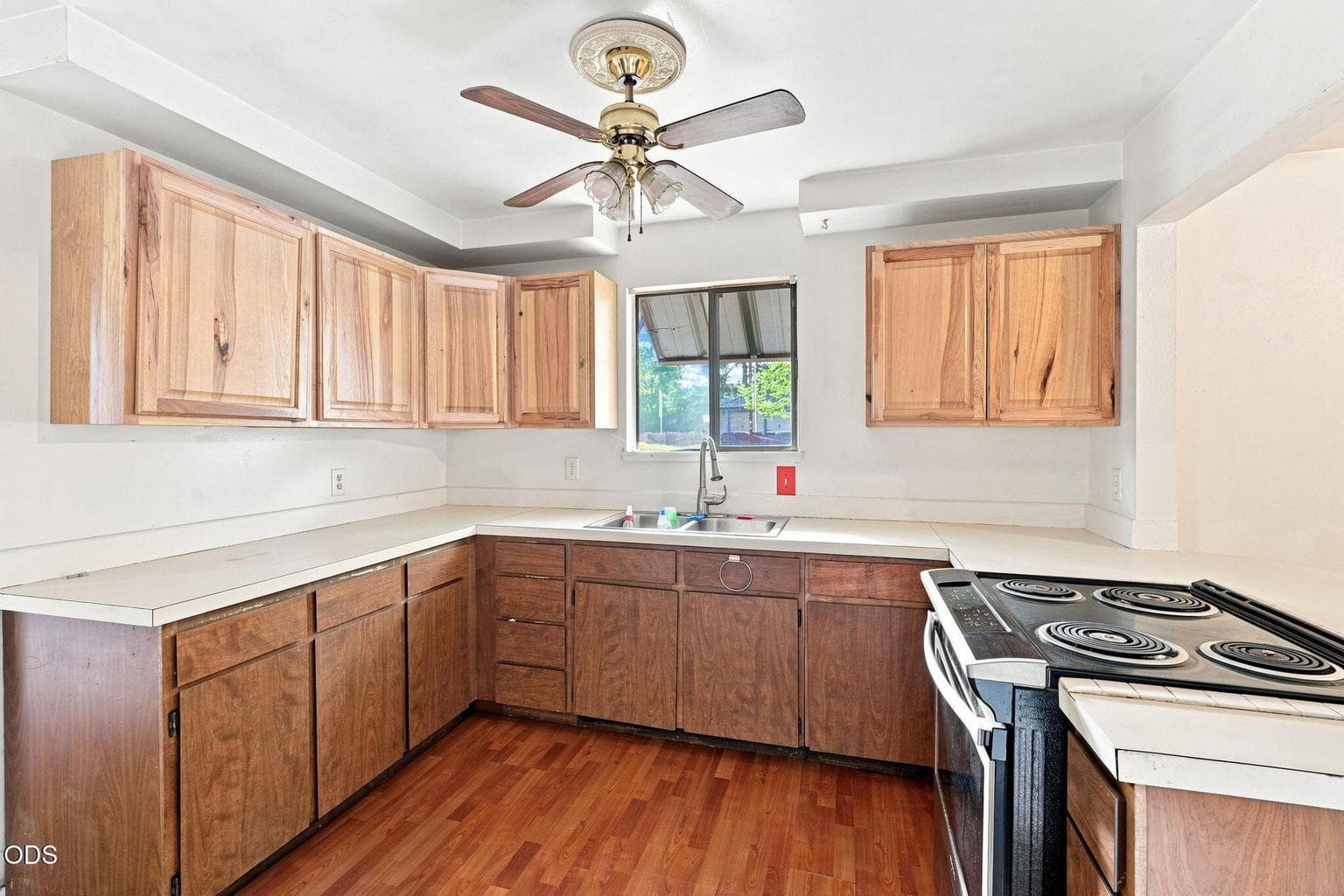 Photo of 828 Florida Avenue 4 of 38