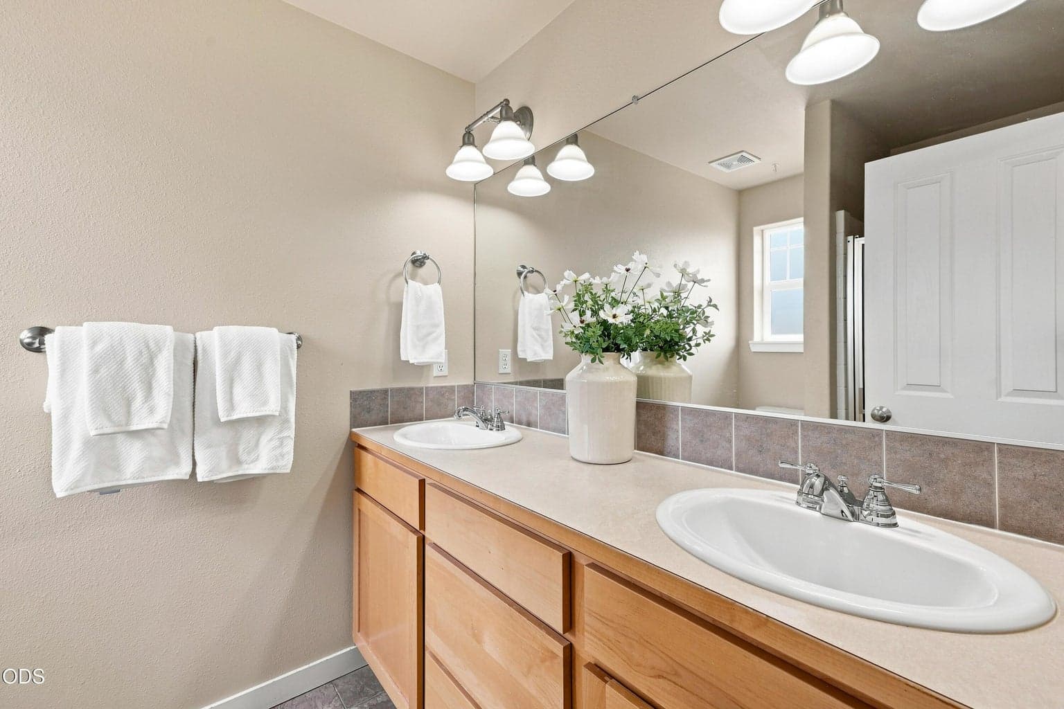 Photo of 21274 NE Beall Drive 22 of 31