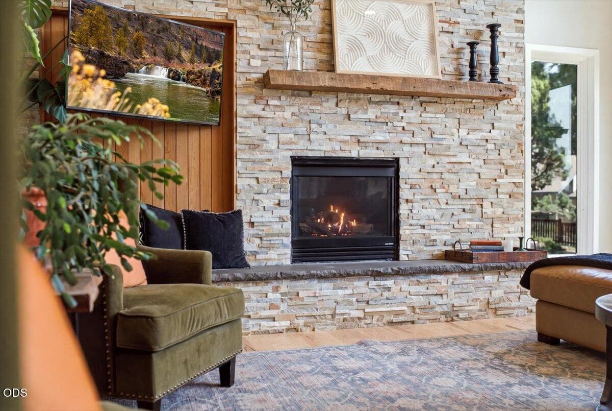 Photo of 2261 NW 7th Street 9 of 101