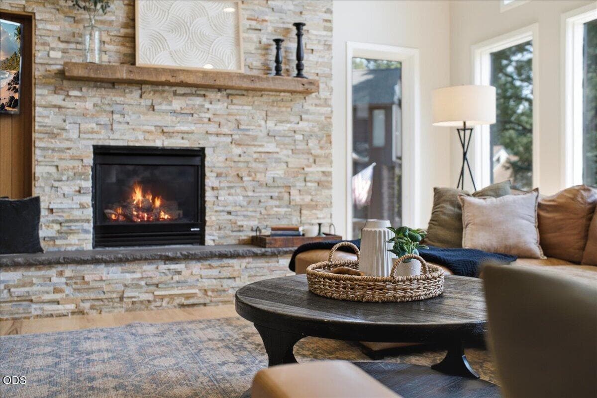 Photo of 2261 NW 7th Street 10 of 101