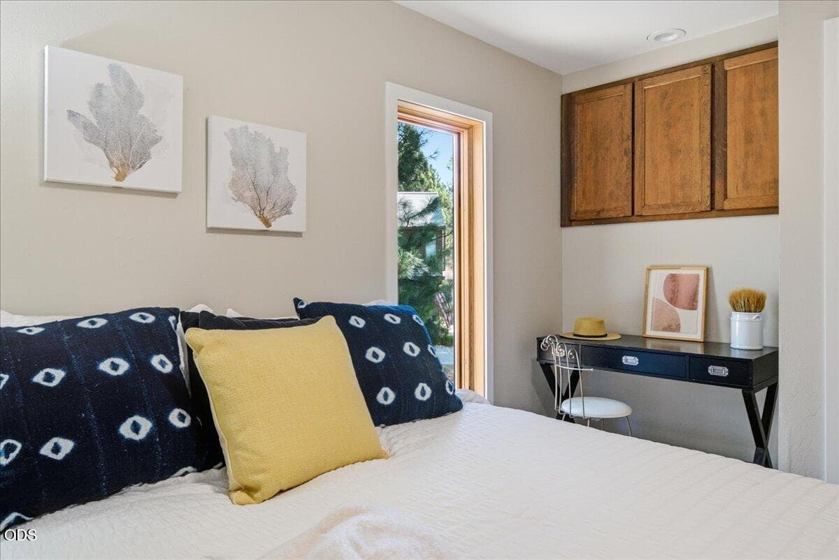 Photo of 2261 NW 7th Street 50 of 101