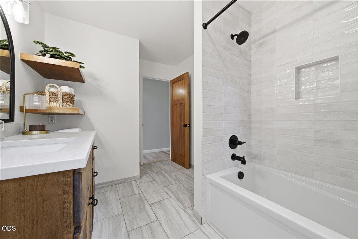 Photo of 2261 NW 7th Street 53 of 101