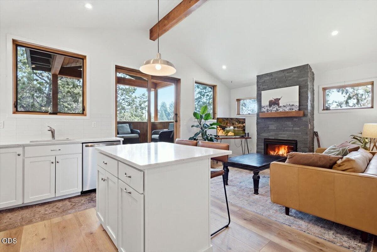 Photo of 2261 NW 7th Street 70 of 101