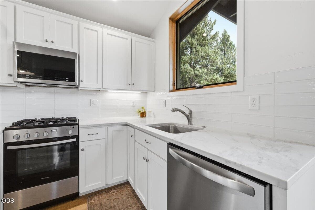 Photo of 2261 NW 7th Street 74 of 101