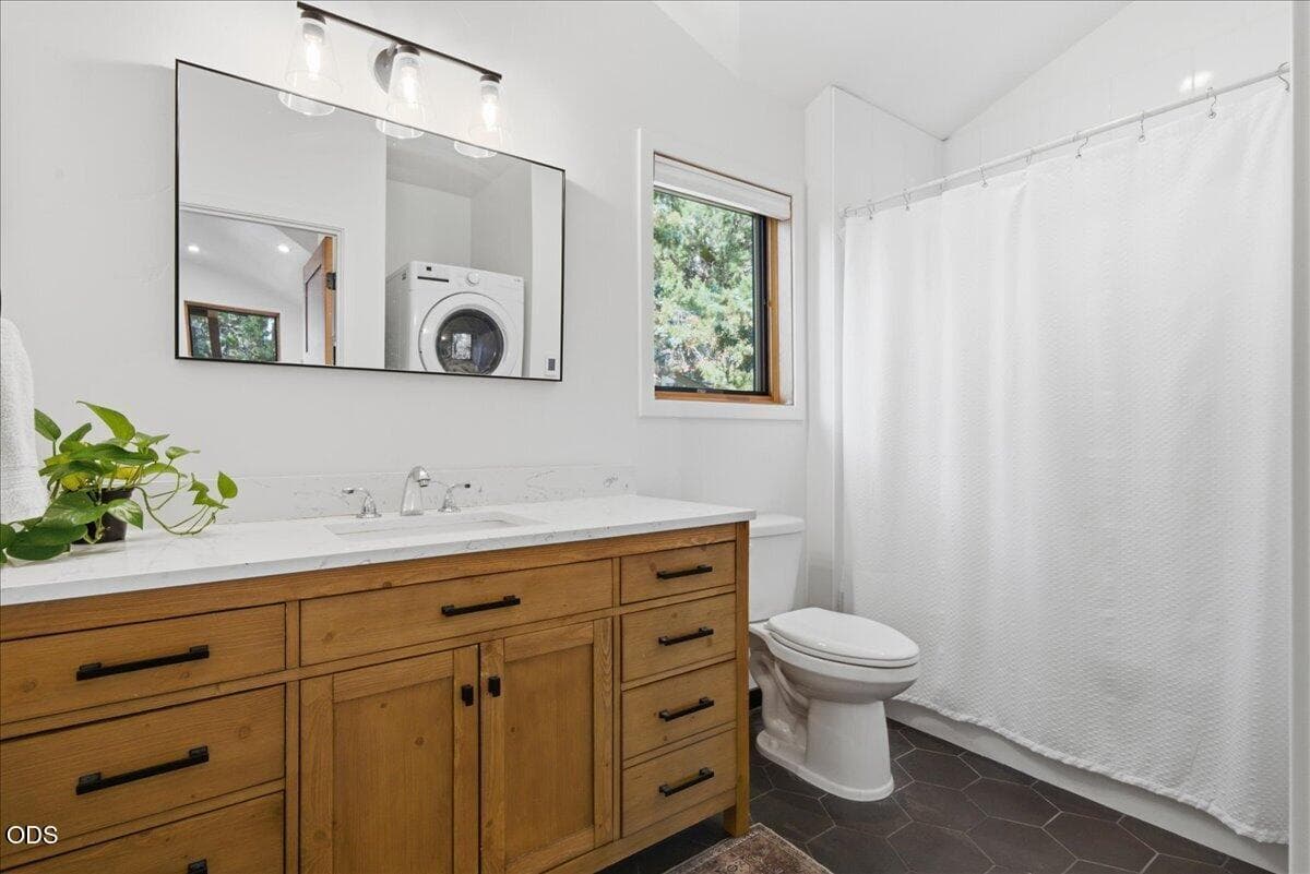 Photo of 2261 NW 7th Street 77 of 101
