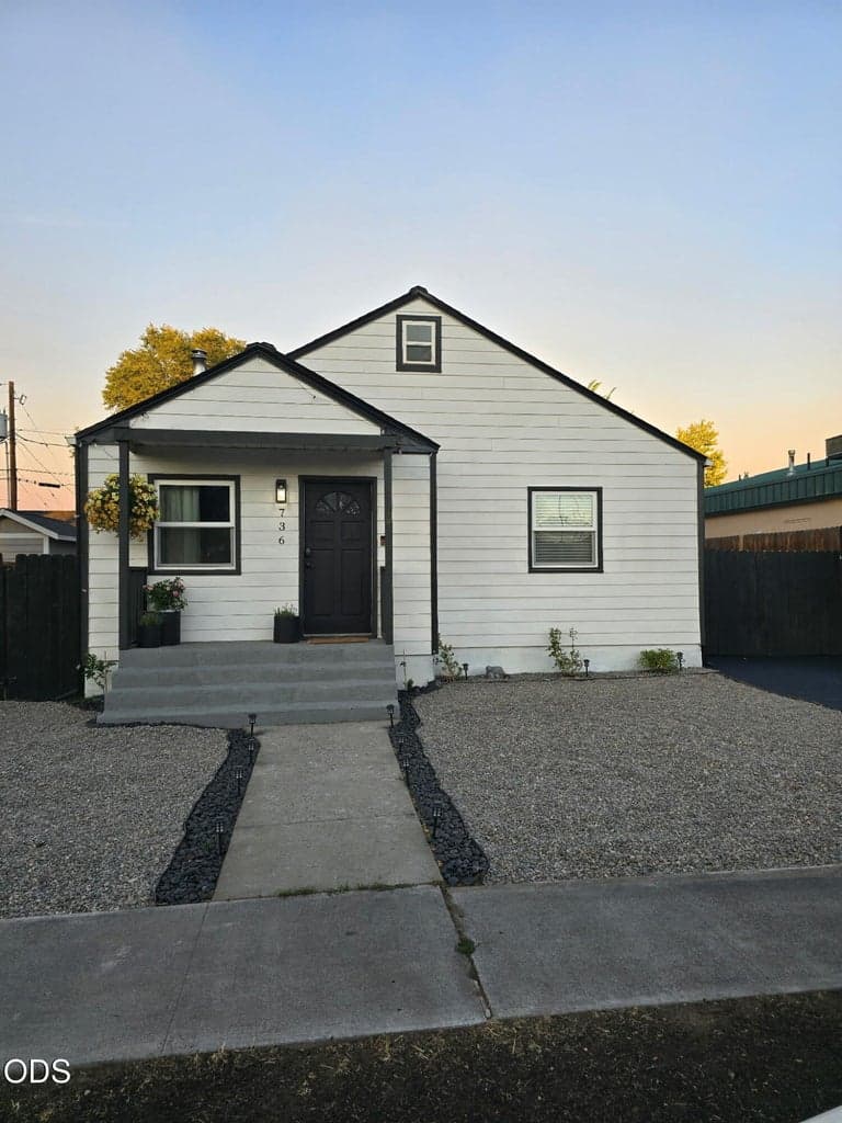 Live and work from this adorable home.