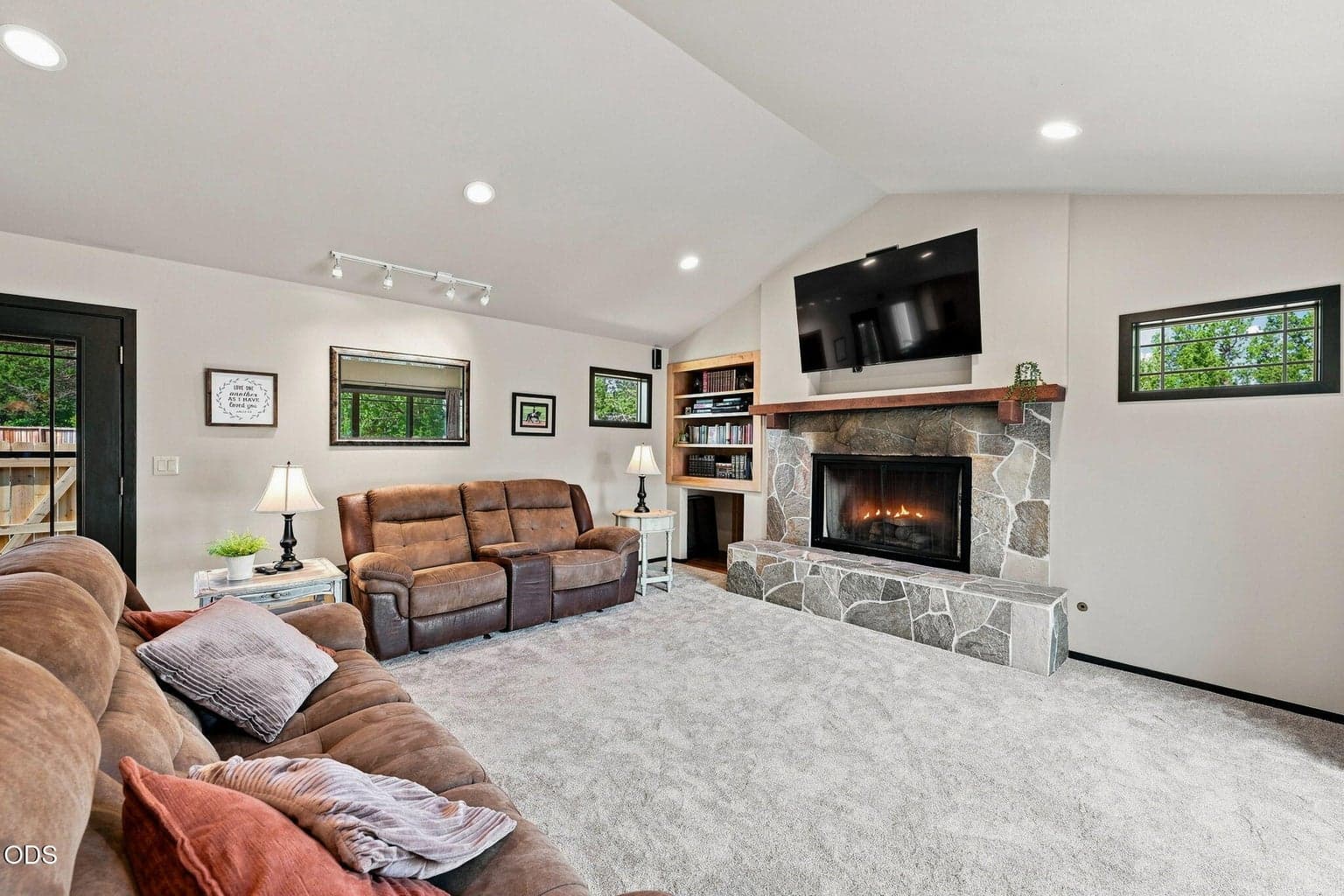 Photo of 16932 Ponderosa Cascade Drive 11 of 52