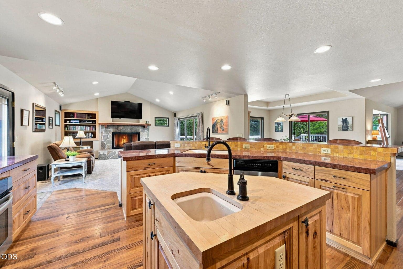 Photo of 16932 Ponderosa Cascade Drive 8 of 52