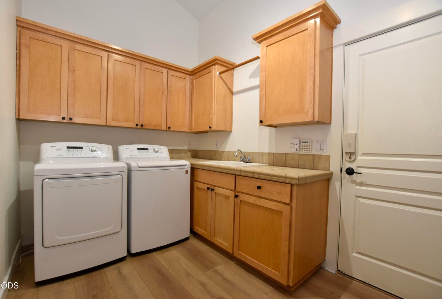 Photo of 3339 NE Sandalwood Drive 29 of 54