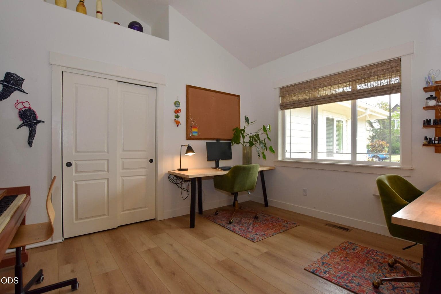 Photo of 3339 NE Sandalwood Drive 11 of 54