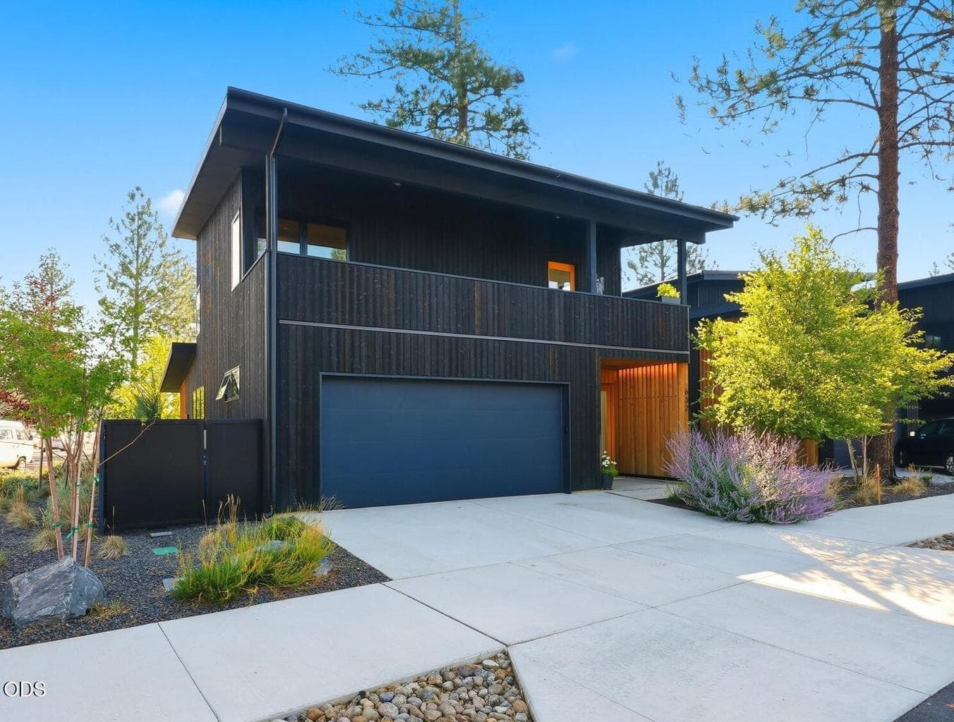 Photo of 632 Sisters Woodlands Way 1 of 49
