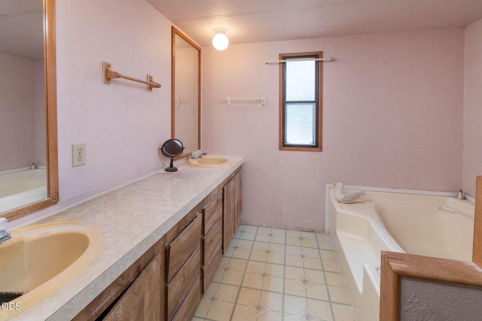 Photo of 1643 SE Akins Drive 15 of 30