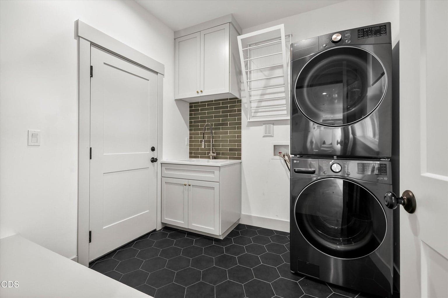 Photo of 62677 NW Mehama Court 19 of 69