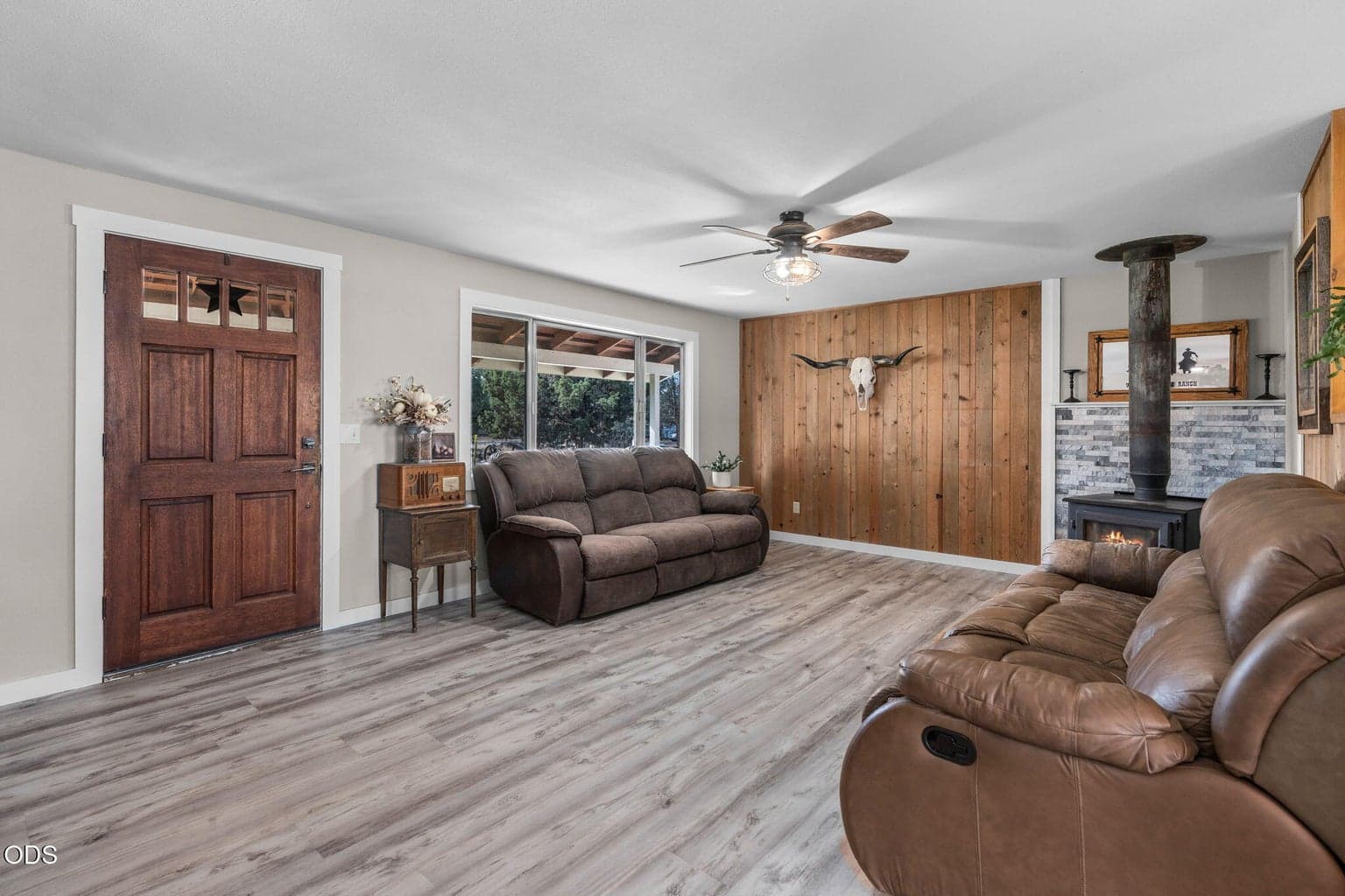 Photo of 22988 Lariat Lane 2 of 30
