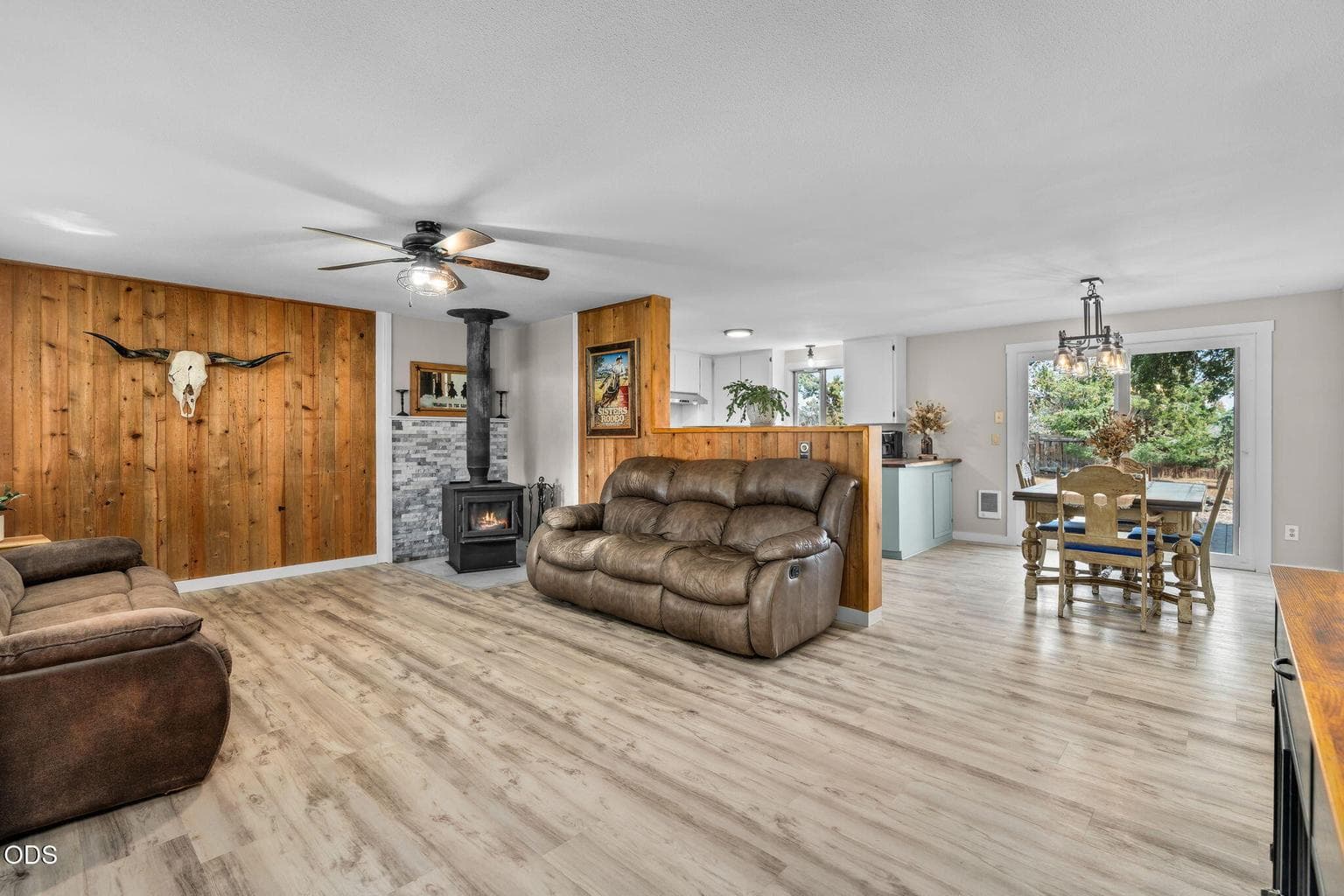 Photo of 22988 Lariat Lane 3 of 30