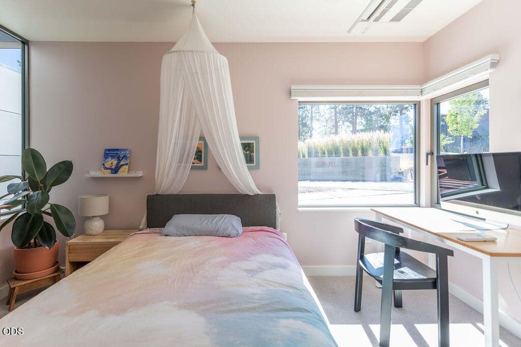 Photo of 61865 Hosmer Lake Drive 34 of 39