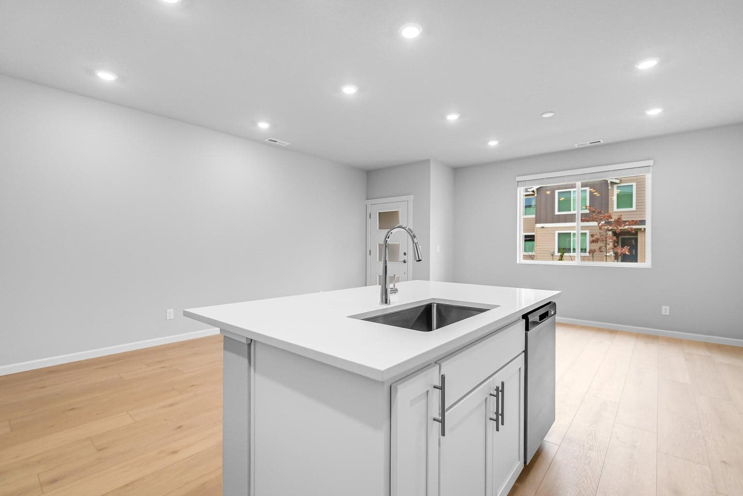 Photo of 749 Upas Avenue 5 of 24