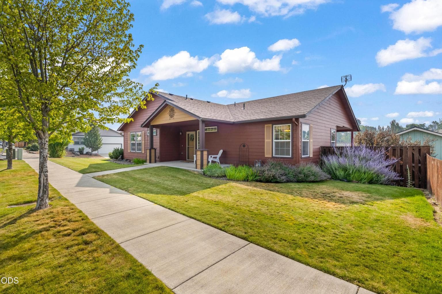Photo of 534 Brookstone Drive 3 of 31