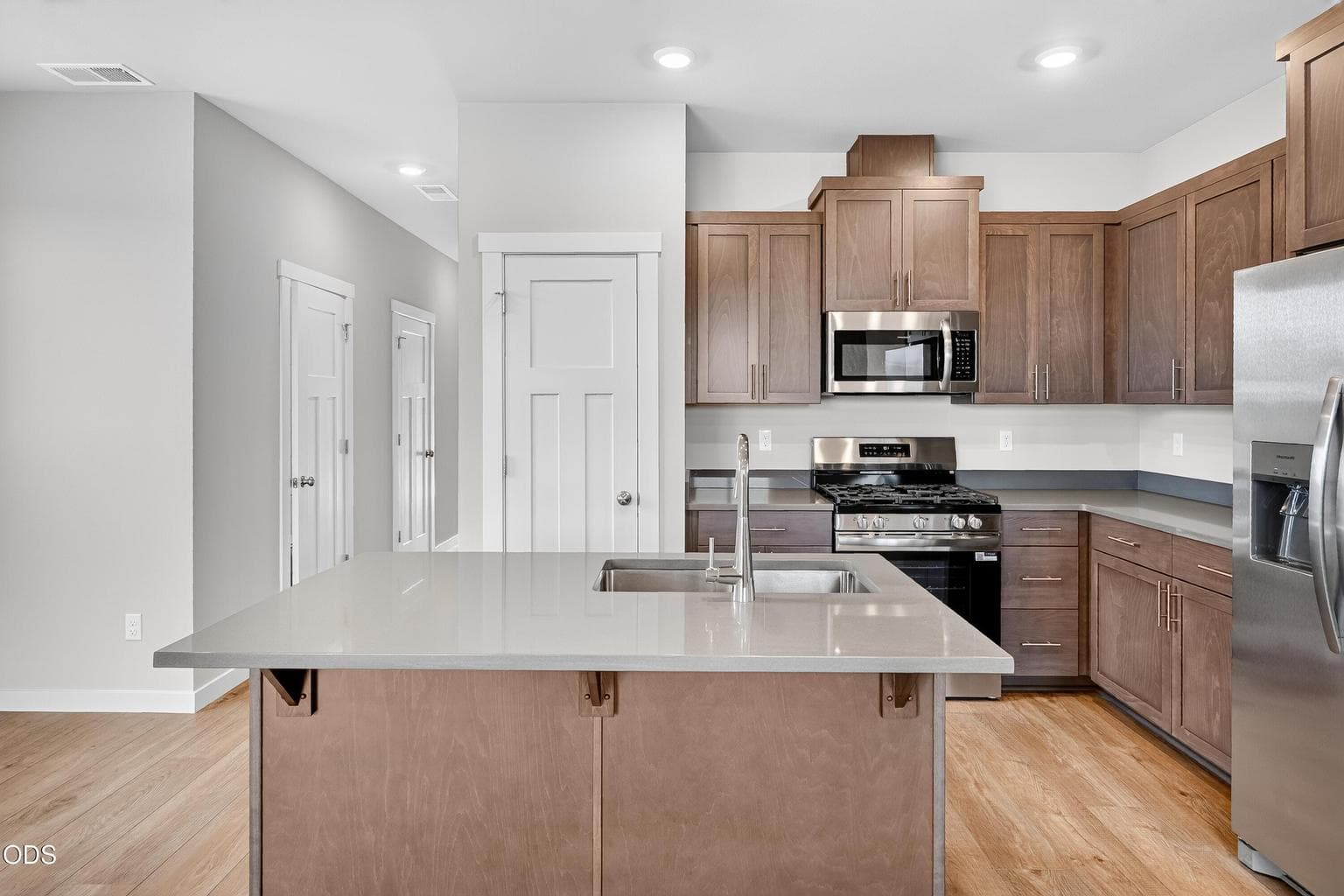 Photo of 709 NW Walnut Avenue 13 of 31