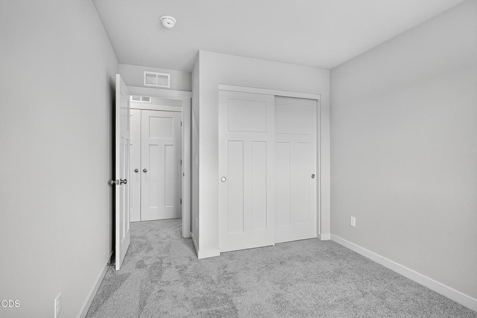 Photo of 709 NW Walnut Avenue 18 of 31